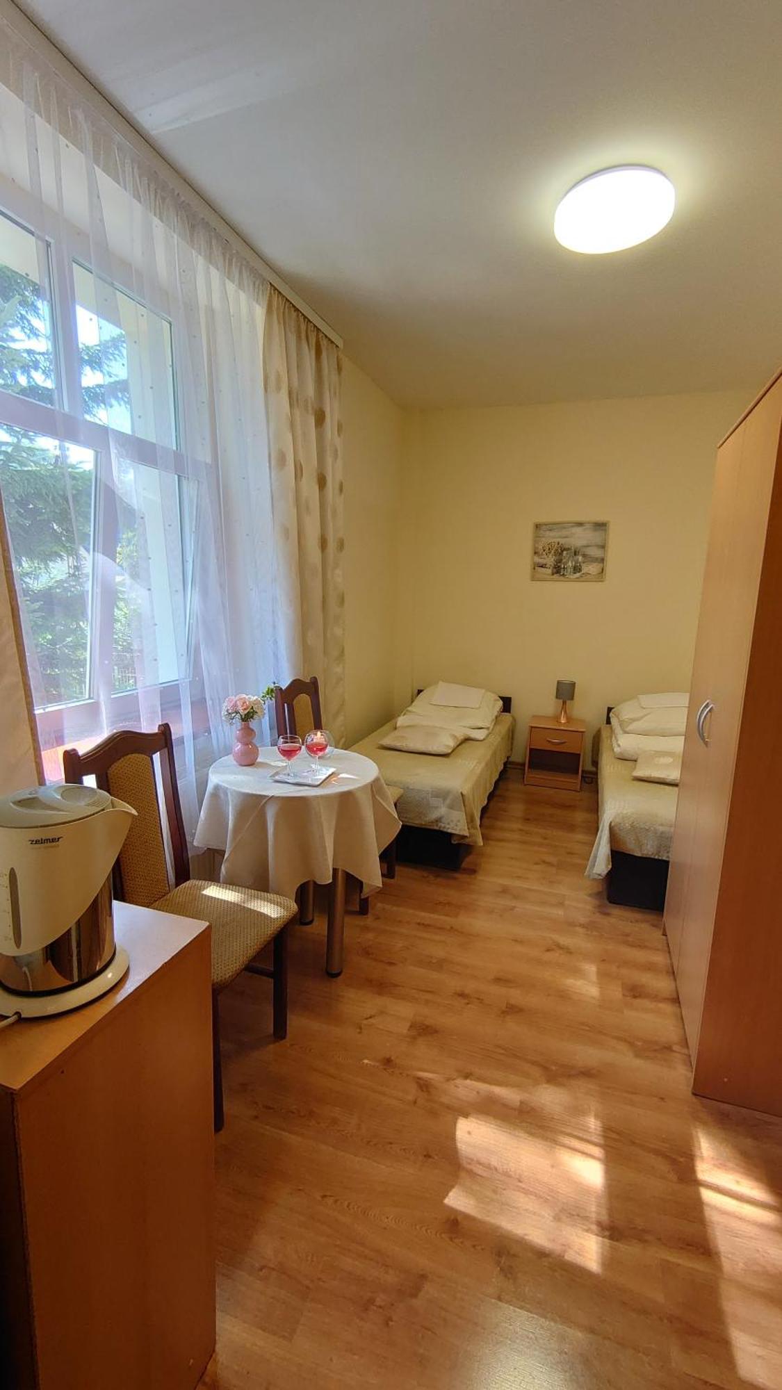 Gosciniec Jas -Sniadania I Obiadokolacje Szwedzki Stol W Cenie Bezplatny Parking シクラルスカ・ポレンバ エクステリア 写真